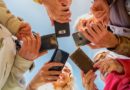 Choisir un téléphone senior adapté à la vue, l&rsquo;audition et l&rsquo;autonomie